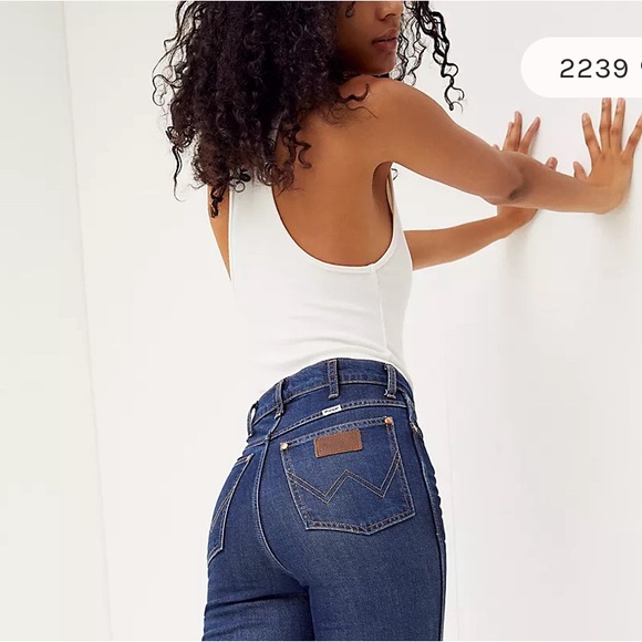 Free People X Wrangler Wanderer 622 High Rise Flare Jeans. NWT. Dark Wash - Picture 4 of 13